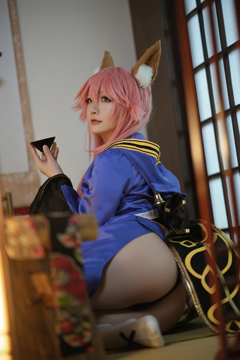 星之迟迟《《御主人様》 玉藻前忠犬蓄势待发》写真图集 25P｜在线预览与图包下载