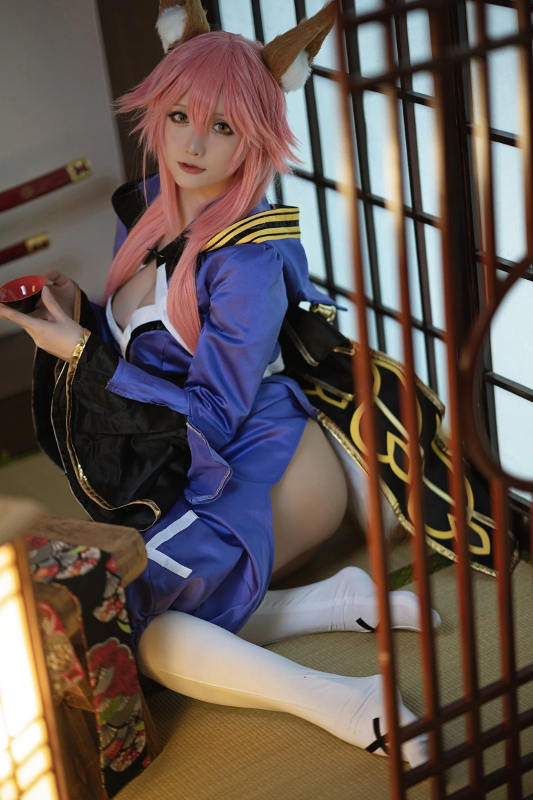 星之迟迟《《御主人様》 玉藻前忠犬蓄势待发》写真图集 25P｜在线预览与图包下载