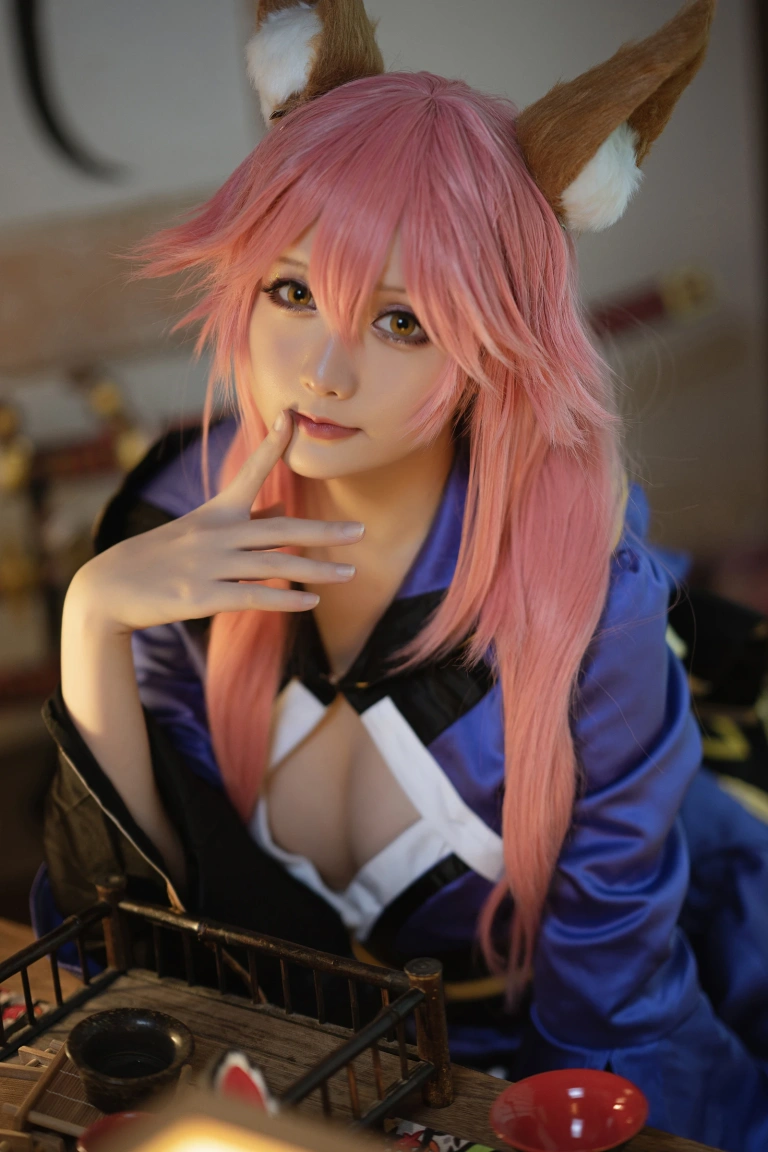 星之迟迟《《御主人様》 玉藻前忠犬蓄势待发》写真图集 25P｜在线预览与图包下载