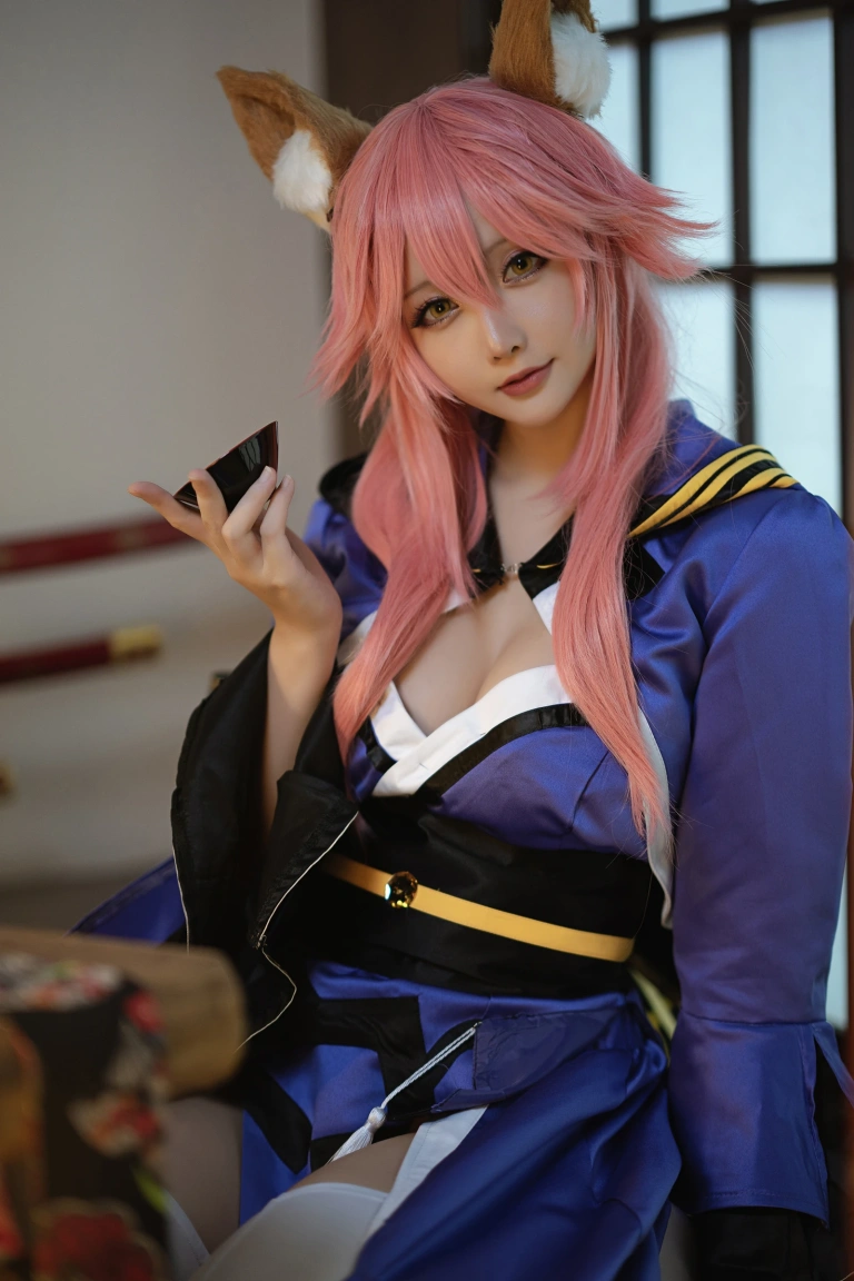 星之迟迟《《御主人様》 玉藻前忠犬蓄势待发》写真图集 25P｜在线预览与图包下载