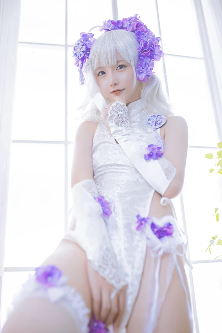 星之迟迟《《花鸟风月》 花与旗袍 白》写真图集 20P｜在线预览与图包下载