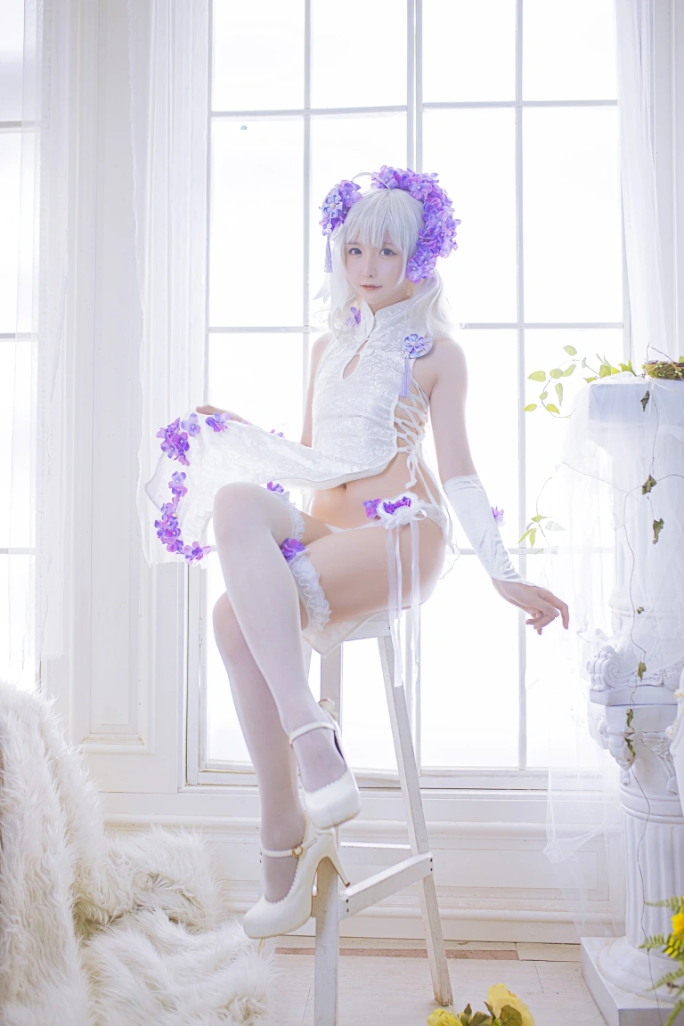 星之迟迟《《花鸟风月》 花与旗袍 白》写真图集 20P｜在线预览与图包下载