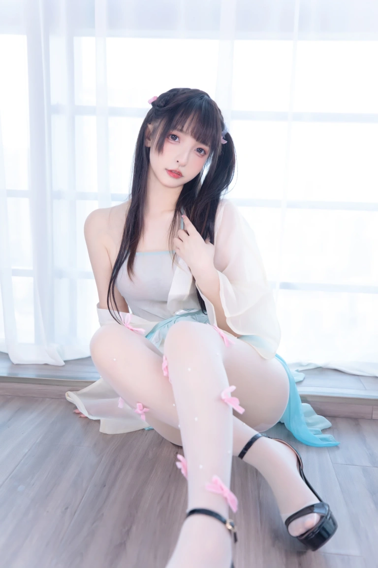 神楽坂真冬《第四季 序号23：《醉梦星河》》写真图集 75P｜在线预览与图包下载