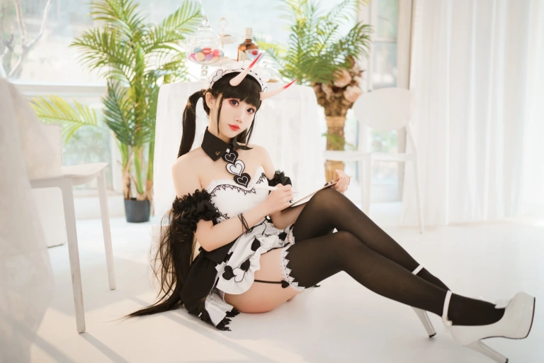 面饼仙儿《能代女仆》写真图集 31P｜在线预览与图包下载