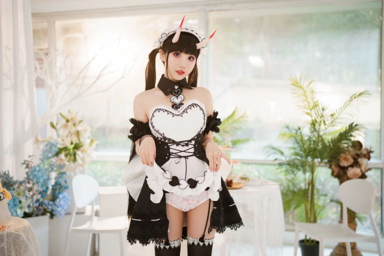 面饼仙儿《能代女仆》写真图集 31P｜在线预览与图包下载