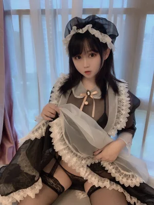 依酱《女仆自拍》写真图集 29P+2V｜在线预览与图包下载