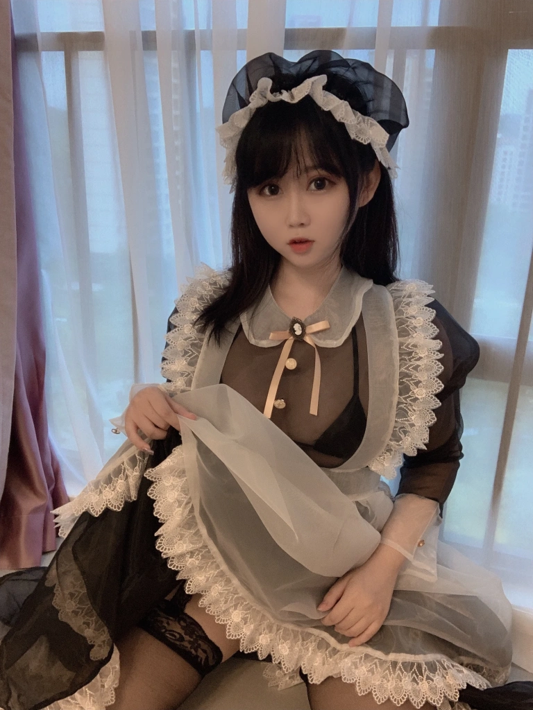 依酱《女仆自拍》写真图集 29P+2V｜在线预览与图包下载