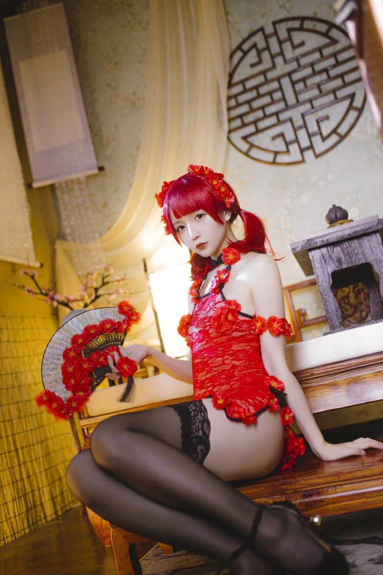 星之迟迟《《花鸟风月》 花与旗袍 红》写真图集 20P｜在线预览与图包下载