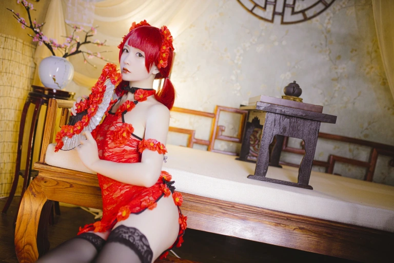 星之迟迟《《花鸟风月》 花与旗袍 红》写真图集 20P｜在线预览与图包下载