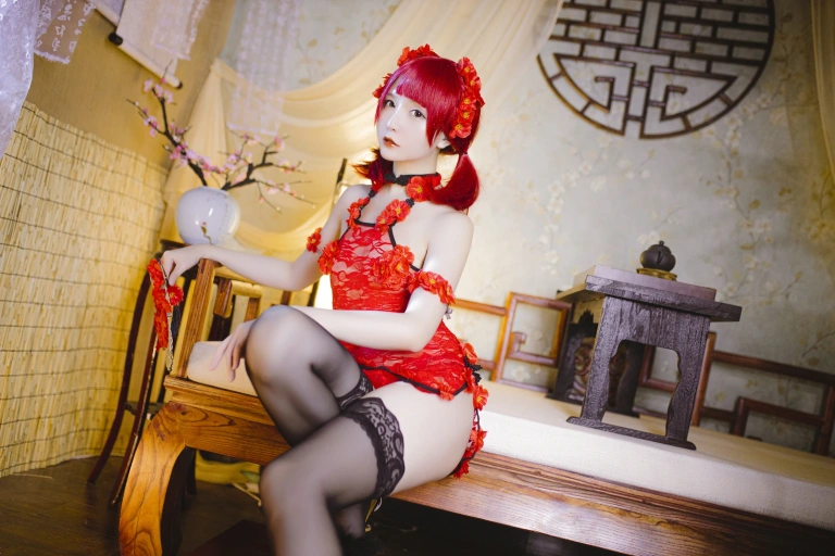 星之迟迟《《花鸟风月》 花与旗袍 红》写真图集 20P｜在线预览与图包下载