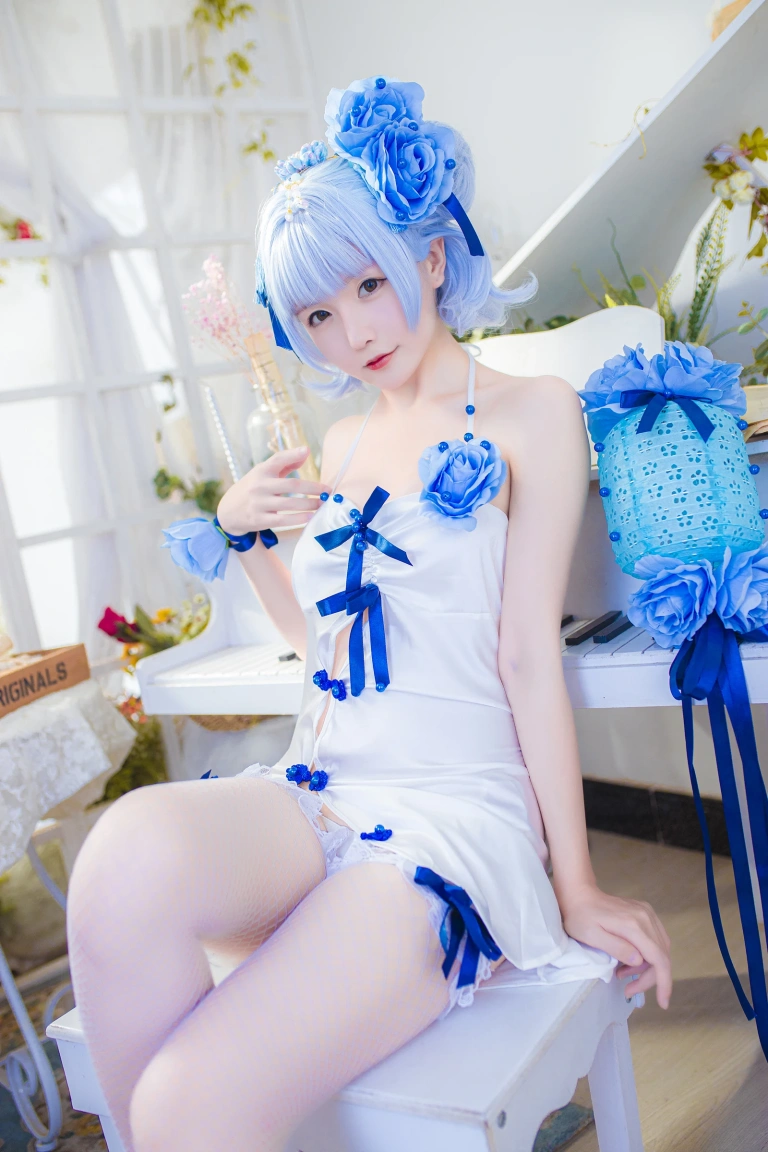 星之迟迟《《花鸟风月》 花与旗袍 蓝》写真图集 20P｜在线预览与图包下载