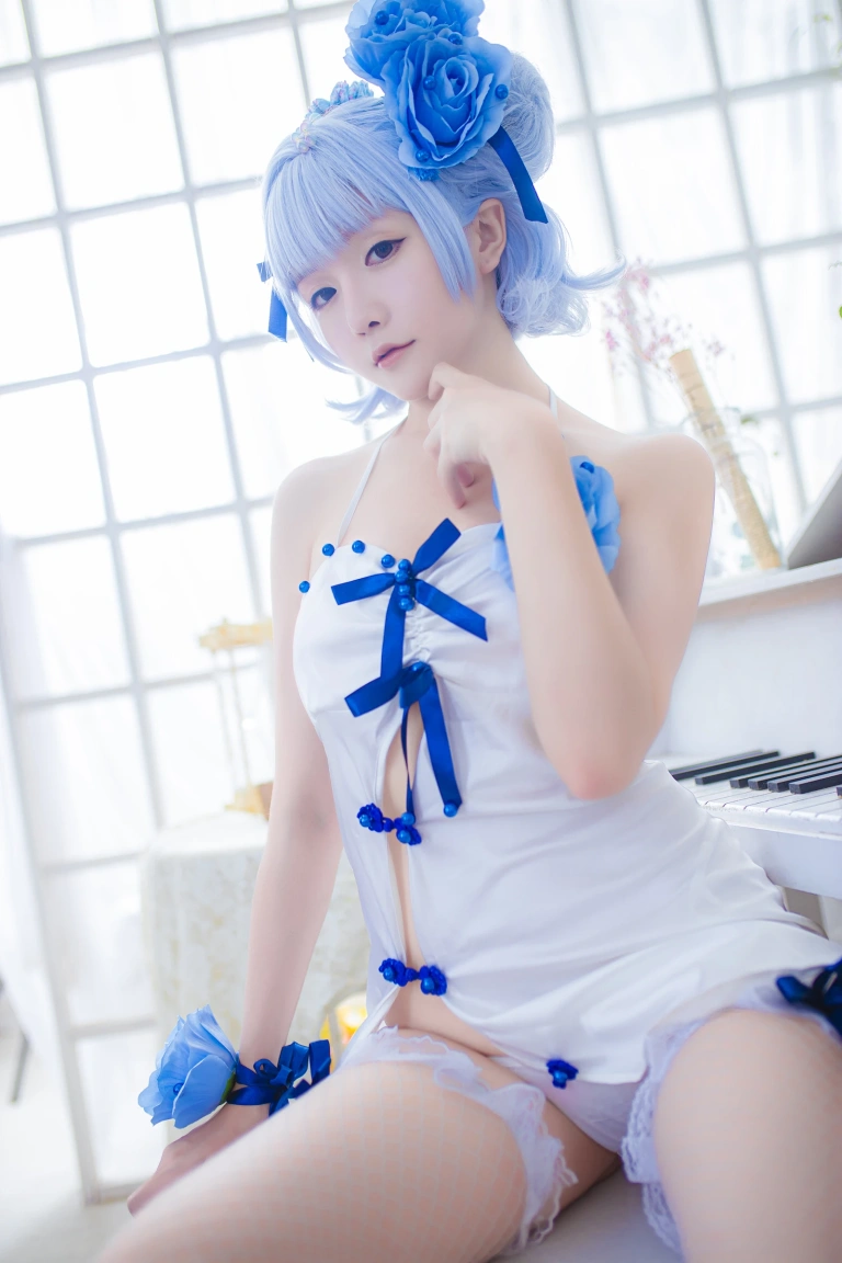 星之迟迟《《花鸟风月》 花与旗袍 蓝》写真图集 20P｜在线预览与图包下载