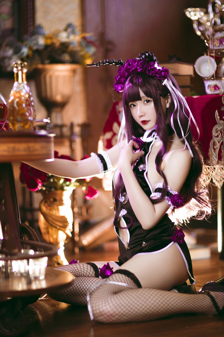 星之迟迟《《花鸟风月》 花与旗袍 紫》写真图集 20P｜在线预览与图包下载