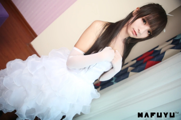 神楽坂真冬《婚纱系列》写真图集 71P｜在线预览与图包下载