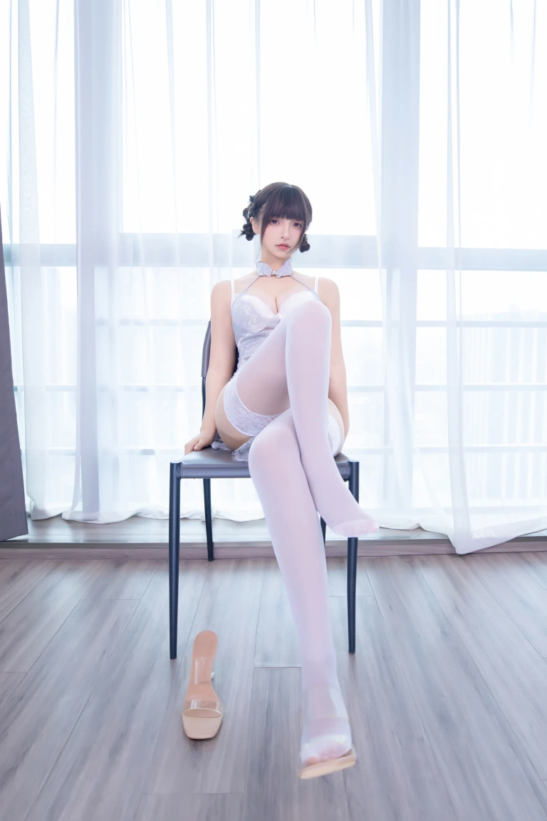 神楽坂真冬《第四季 序号37：《雪糕小姐》》写真图集 75P｜在线预览与图包下载