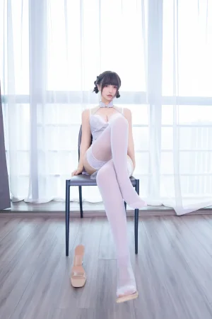 神楽坂真冬《第四季 序号37：《雪糕小姐》》写真图集 75P｜在线预览与图包下载