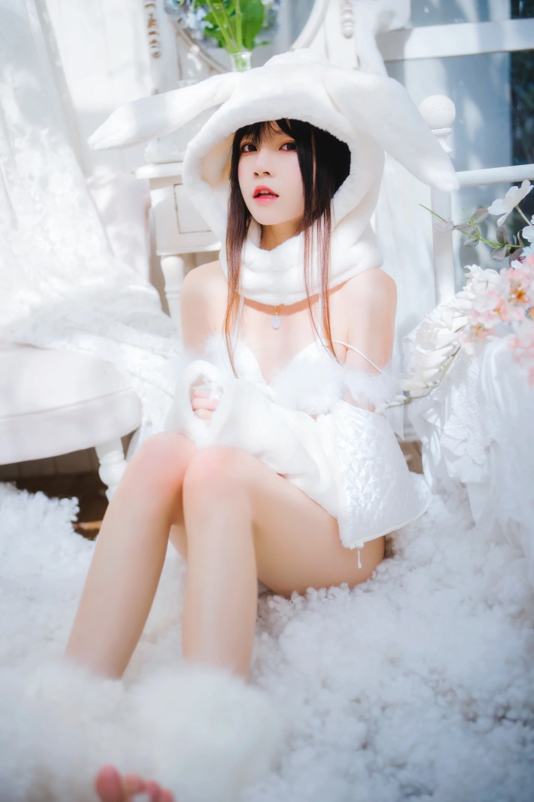 桜桃喵《小白兔》写真图集 97P｜在线预览与图包下载