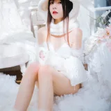 桜桃喵《小白兔》写真图集 97P｜在线预览与图包下载