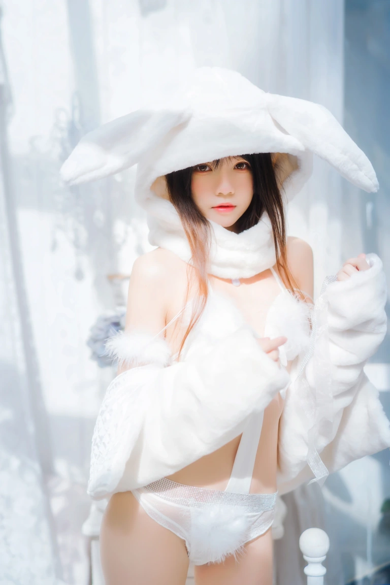 桜桃喵《小白兔》写真图集 97P｜在线预览与图包下载
