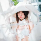 桜桃喵《小白兔》写真图集 97P｜在线预览与图包下载