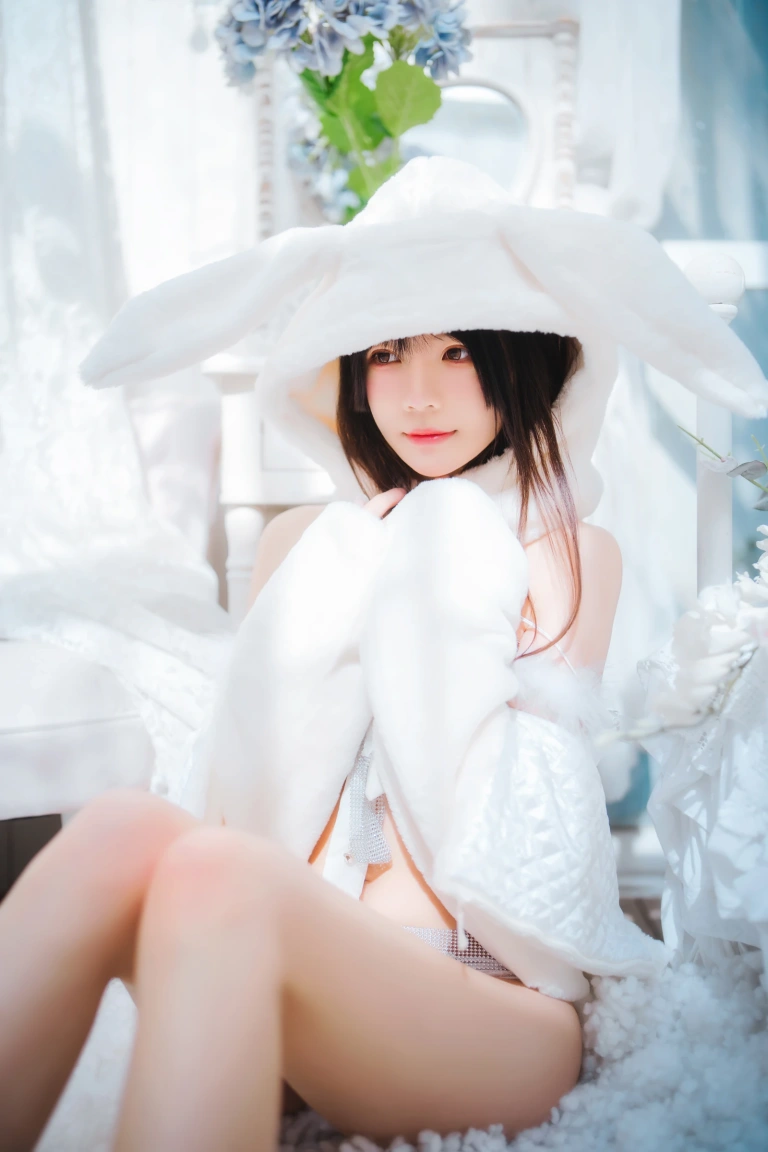 桜桃喵《小白兔》写真图集 97P｜在线预览与图包下载
