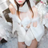 桜桃喵《小白兔》写真图集 97P｜在线预览与图包下载