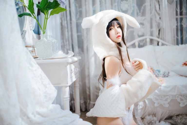 桜桃喵《小白兔》写真图集 97P｜在线预览与图包下载