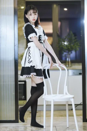 许岚《短裙女仆》写真图集 40P｜在线预览与图包下载