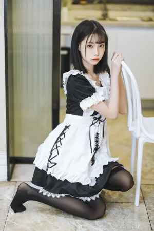 许岚《短裙女仆》写真图集 40P｜在线预览与图包下载