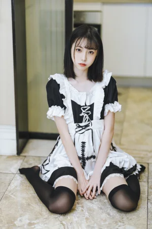 许岚《短裙女仆》写真图集 40P｜在线预览与图包下载