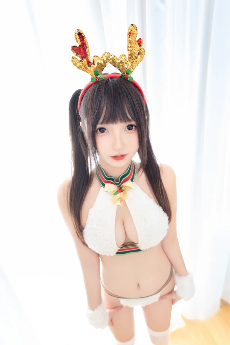 神楽坂真冬《第五季 序号4：《纯白祈愿》》写真图集 75P+2V｜在线预览与图包下载