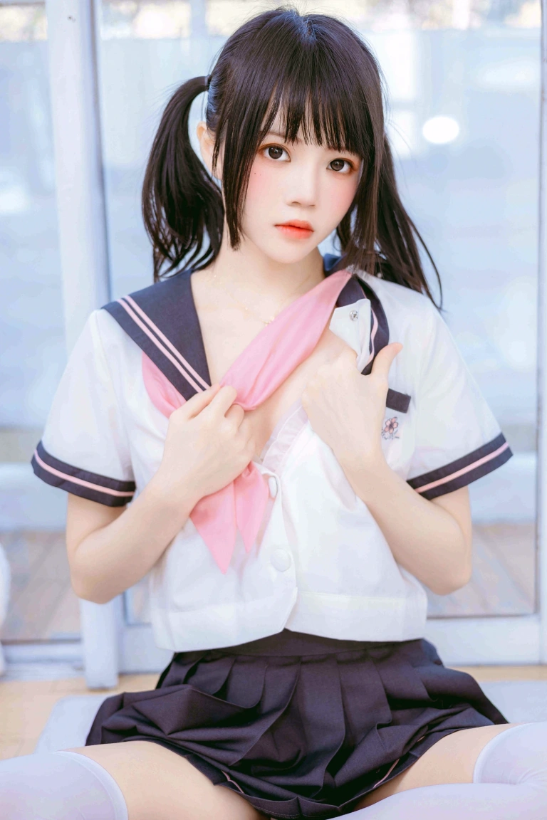 桜桃喵《草莓雪糕》写真图集 73P｜在线预览与图包下载