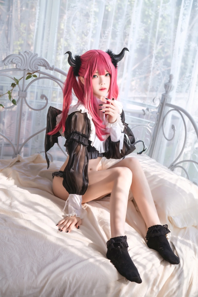 桜桃喵《喜多川海梦 魅魔》写真图集 66P+1V｜在线预览与图包下载