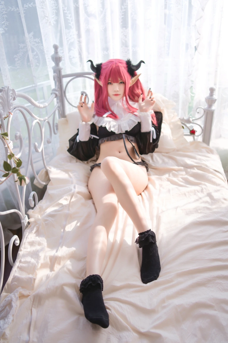 桜桃喵《喜多川海梦 魅魔》写真图集 66P+1V｜在线预览与图包下载