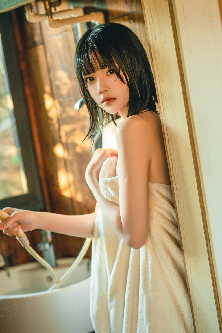 桜桃喵《果夏》写真图集 36P｜在线预览与图包下载