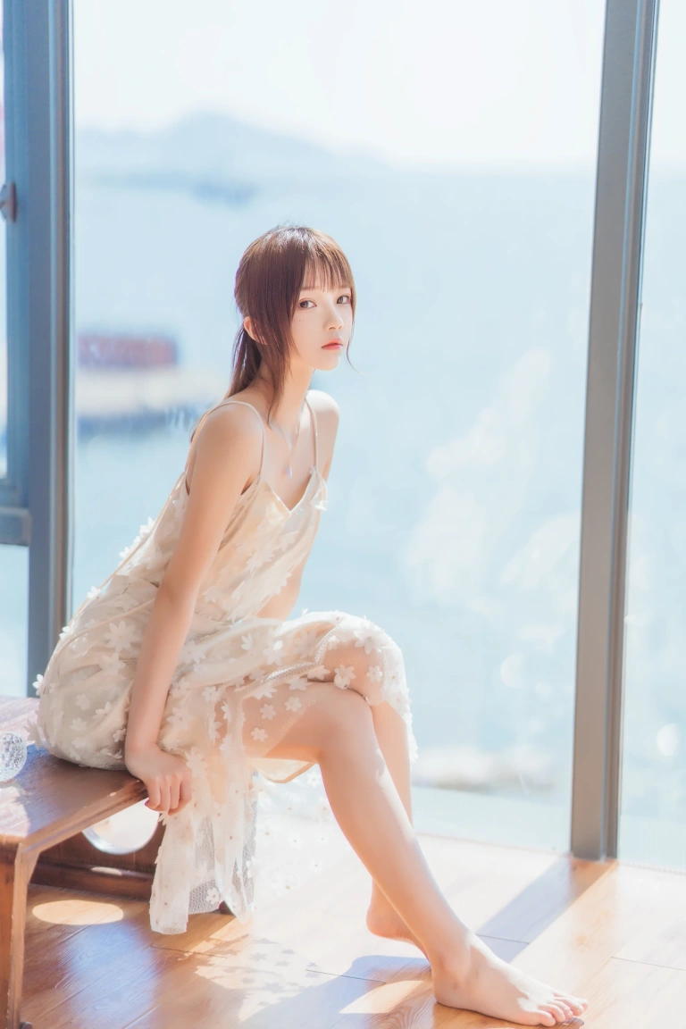桜桃喵《果夏 粼光》写真图集 25P｜在线预览与图包下载