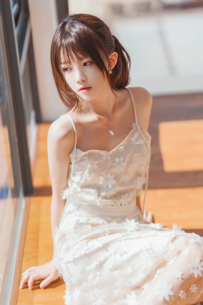 桜桃喵《果夏 粼光》写真图集 25P｜在线预览与图包下载
