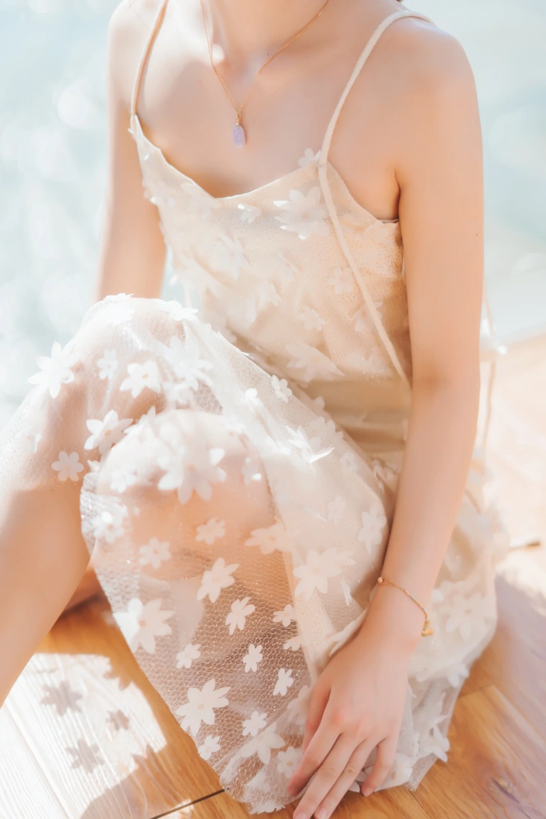 桜桃喵《果夏 粼光》写真图集 25P｜在线预览与图包下载