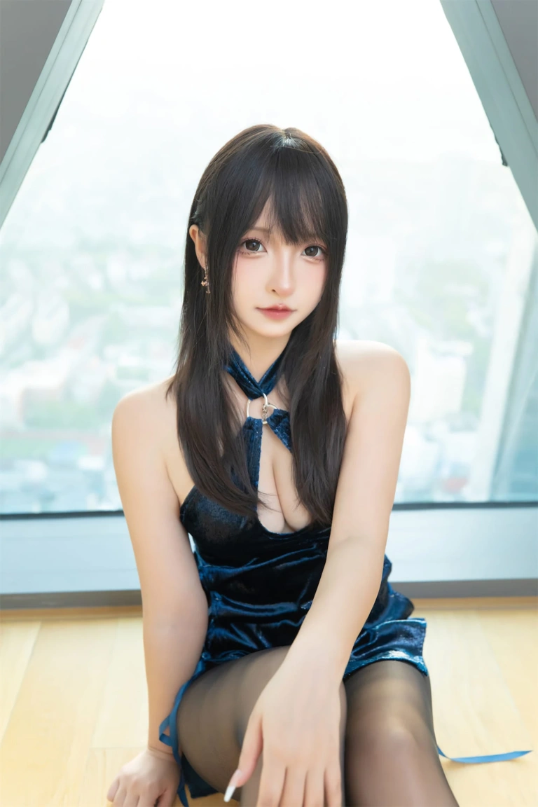 神楽坂真冬《第五季 序号17：《蓝衣旗袍》》写真图集 75P+2V｜在线预览与图包下载