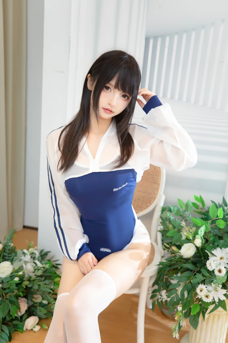 神楽坂真冬《第五季 序号19：《夏日泳装》》写真图集 75P+2V｜在线预览与图包下载