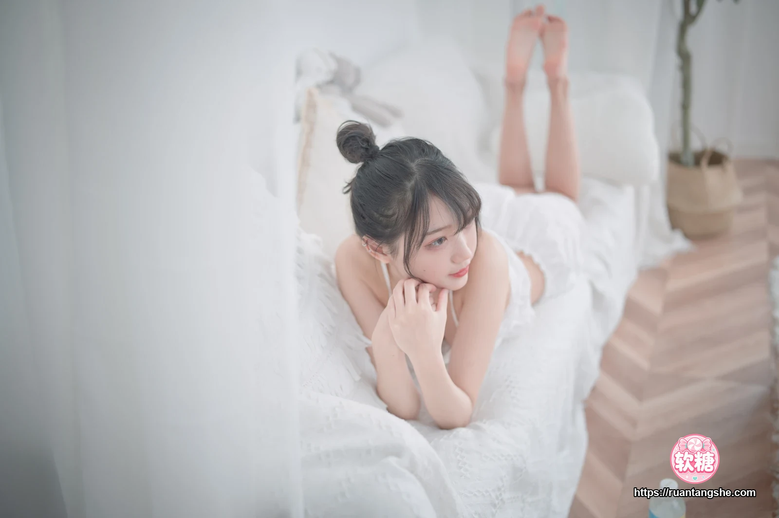 周叽是可爱兔兔 周叽是可爱兔兔 NO.15 - 白色睡衣