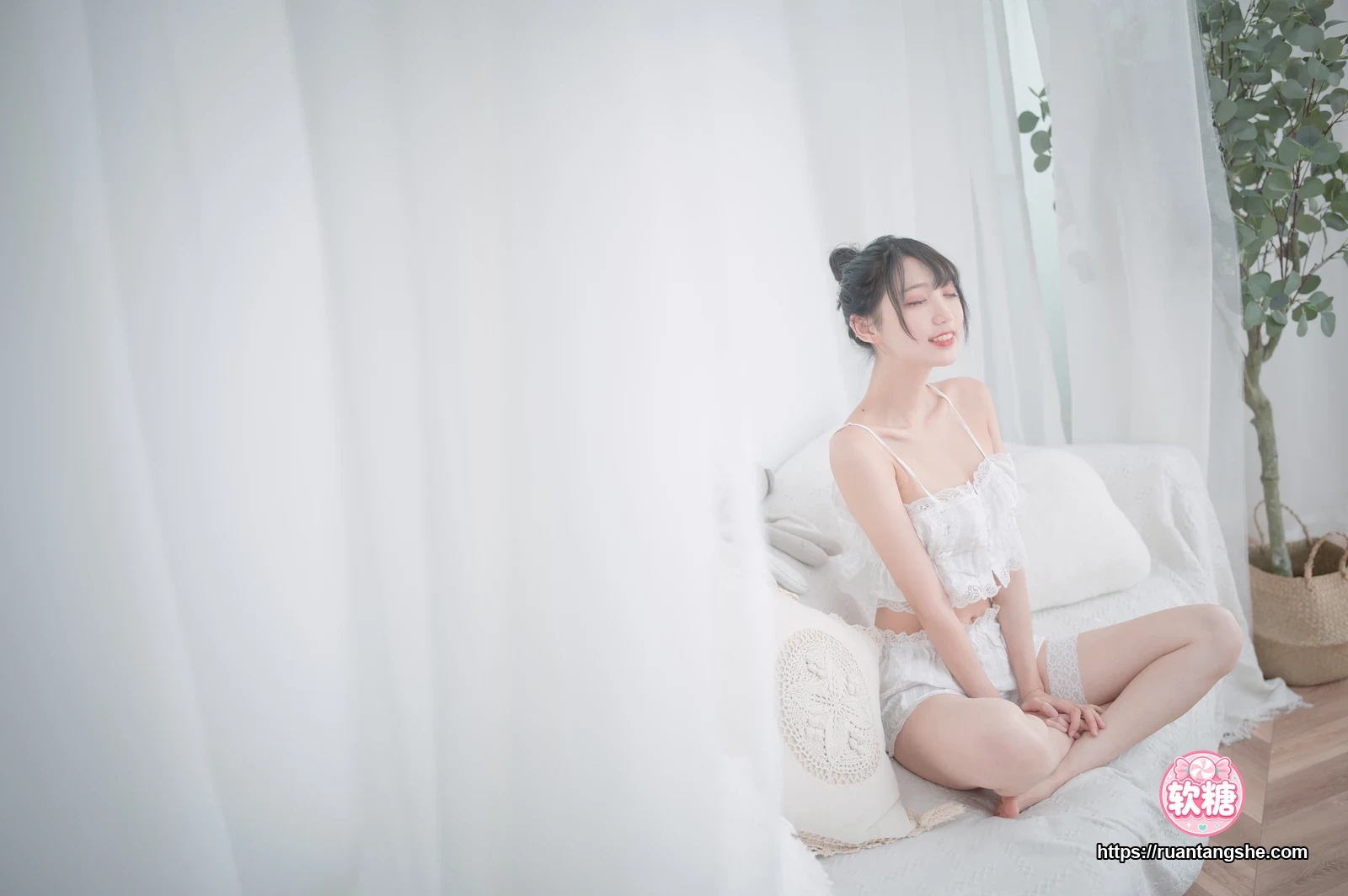 周叽是可爱兔兔 周叽是可爱兔兔 NO.15 - 白色睡衣