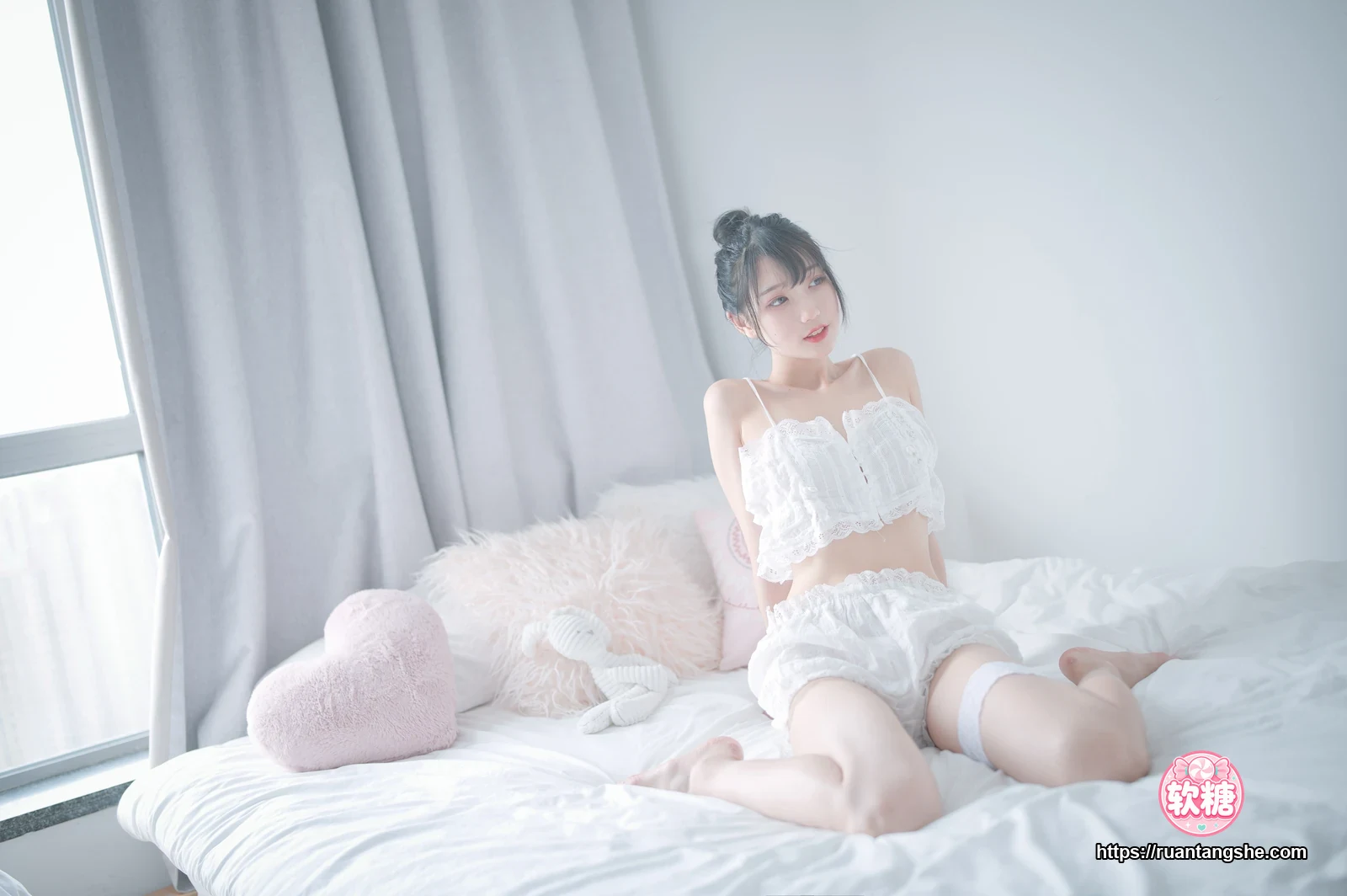 周叽是可爱兔兔 周叽是可爱兔兔 NO.15 - 白色睡衣