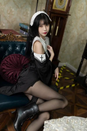许岚《修女黑丝》写真图集 40P｜在线预览与图包下载