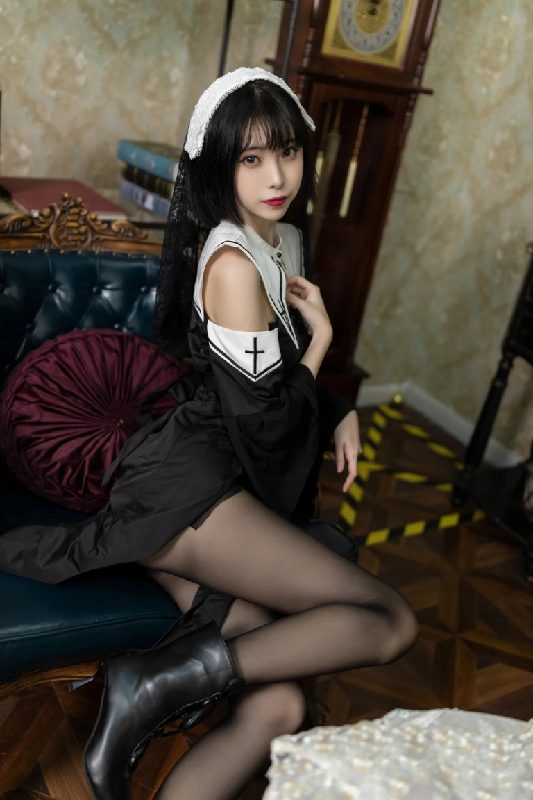 许岚《修女黑丝》写真图集 40P｜在线预览与图包下载