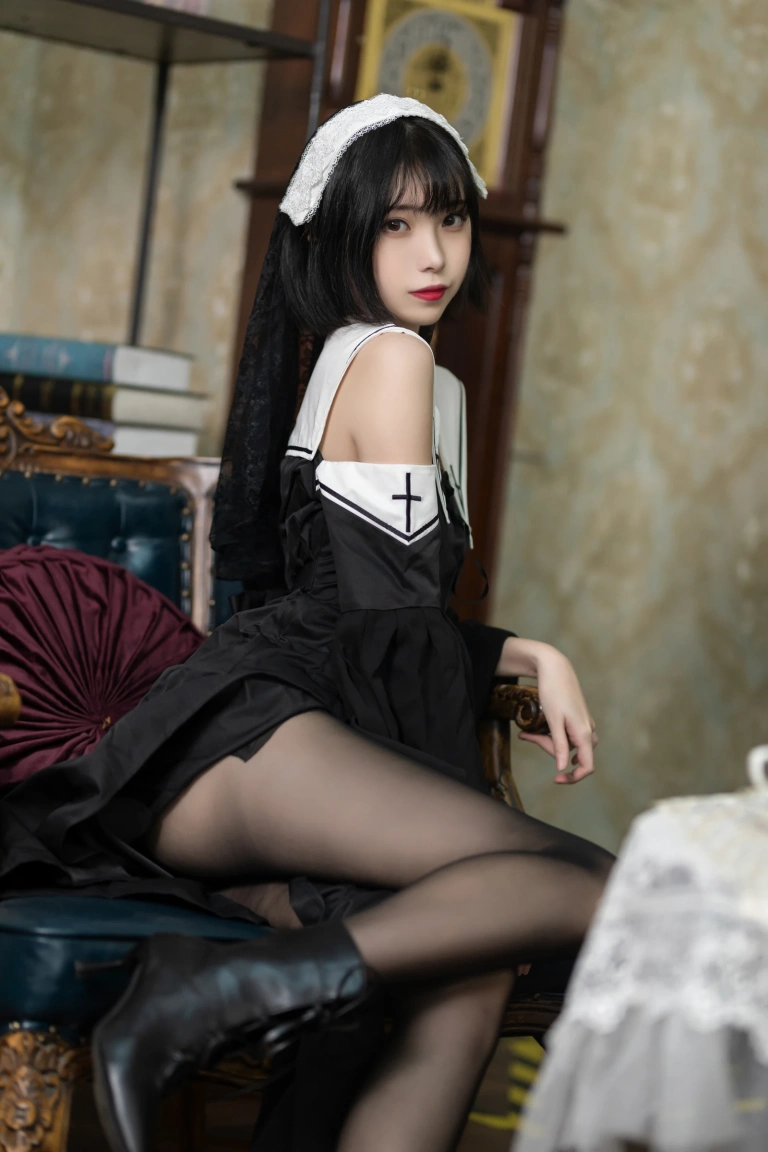 许岚《修女黑丝》写真图集 40P｜在线预览与图包下载