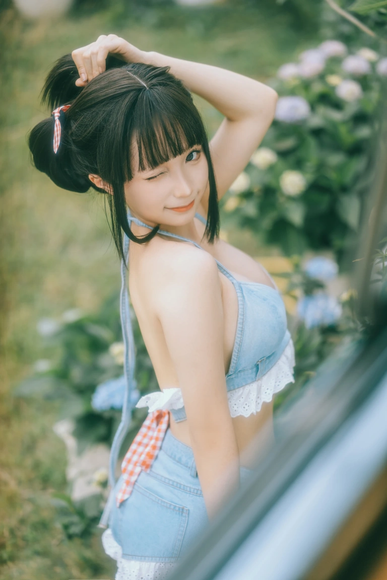 蠢沫沫《大巴车》写真图集 130P｜在线预览与图包下载