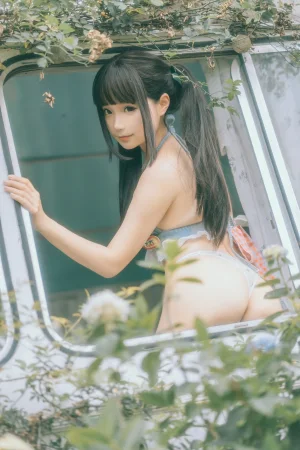 蠢沫沫《大巴车》写真图集 130P｜在线预览与图包下载