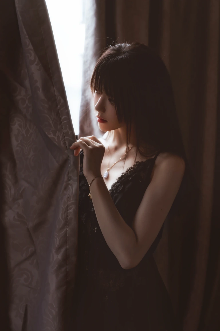 桜桃喵《黑》写真图集 21P｜在线预览与图包下载