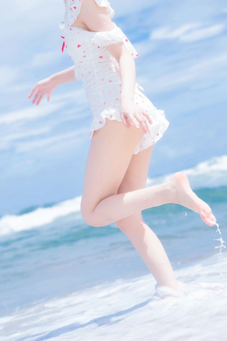 桜桃喵《雪顶冰淇淋》写真图集 17P｜在线预览与图包下载
